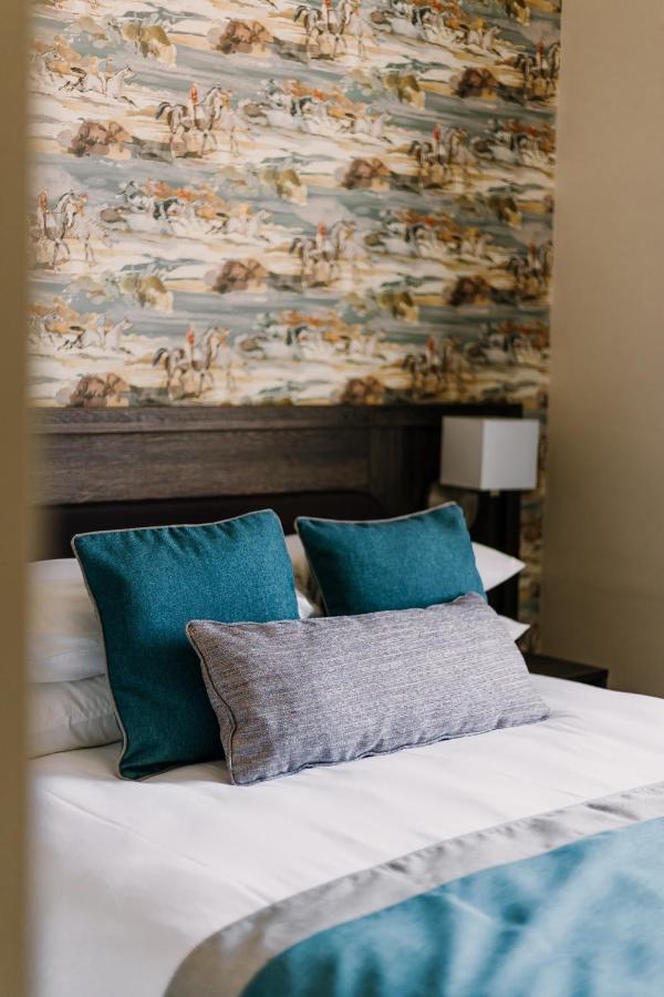 The Bull Hotel Stony Stratford Exteriér fotografie